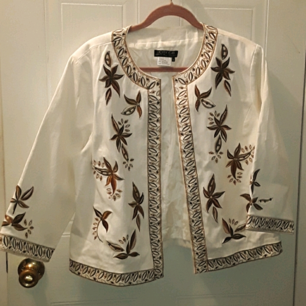 City Girl XL Embroidered Top